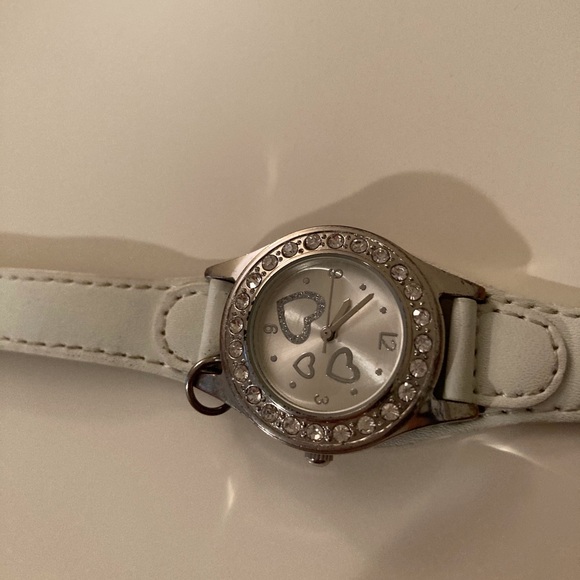 Girls White + Silver Heart Watch - Picture 3 of 3